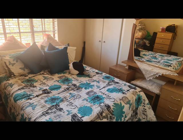 3 BEDROOM TOWNHOUSE FOR SALE IN PROTEA PARK